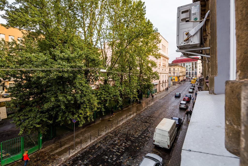 Avangard Kulisha 15 Apart Lviv Exteriör bild
